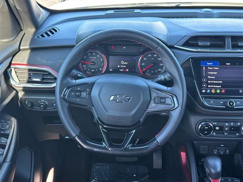 Used 2021 Chevrolet TrailBlazer RS w/ Technology Package image 24