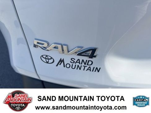 Used 2021 Toyota RAV4 XLE image 9