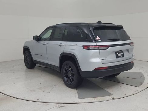 New 2025 Jeep Grand Cherokee Limited image 11