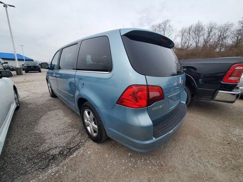 Used 2010 Volkswagen Routan SE image 5