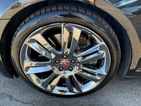 Used 2010 Jaguar XF R image 37