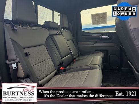 Used 2023 Chevrolet Silverado 1500 ZR2 w/ Technology Package image 11