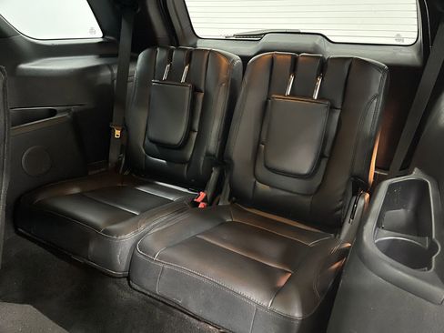 Used 2016 Ford Explorer XLT w/ Equipment Group 202A image 30