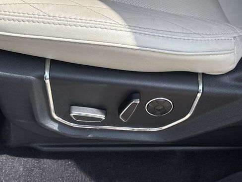 Used 2019 Ford Expedition Platinum AWD/4WD image 24