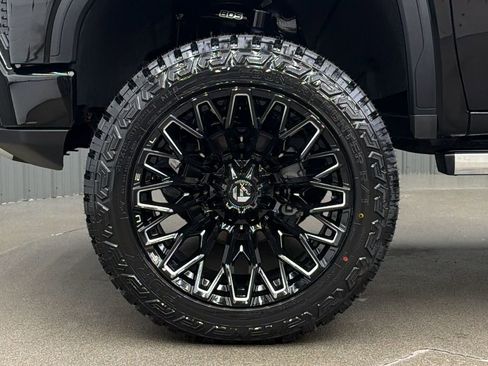 Used 2025 GMC Sierra 1500 Denali w/ Denali Reserve Package AWD/4WD image 10