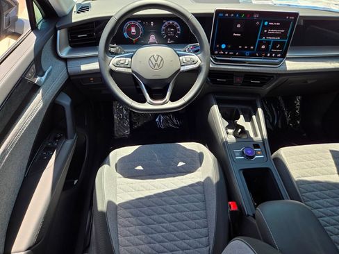 Certified 2025 Volkswagen Tiguan S FWD image 10
