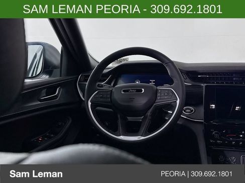 New 2025 Jeep Grand Cherokee Laredo w/ Luxury Tech Group I AWD/4WD image 11
