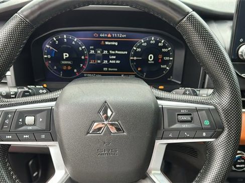 Used 2024 Mitsubishi Outlander SEL image 11