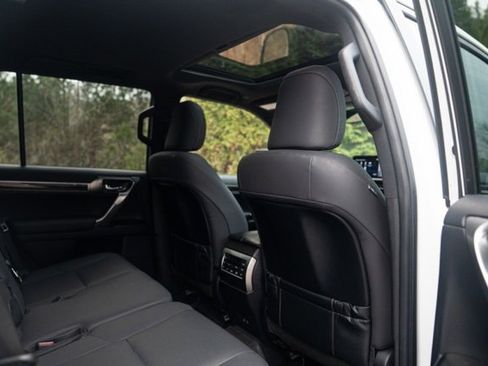 Used 2023 Lexus GX 460 Premium image 40