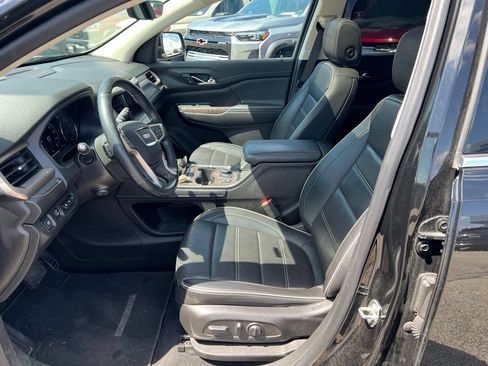 Used 2023 GMC Acadia Denali w/ Denali Ultimate Package FWD image 3