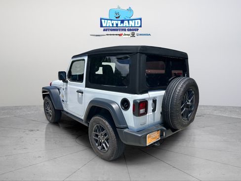 Used 2024 Jeep Wrangler Sport AWD/4WD image 3