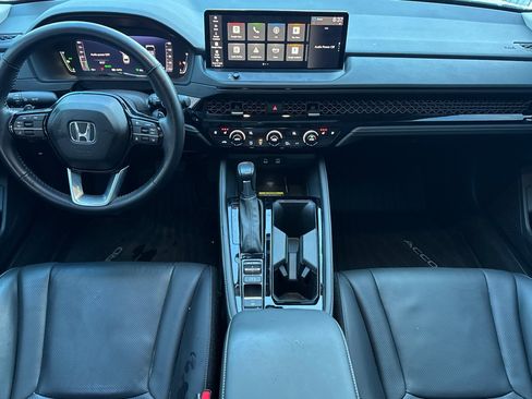 Used 2023 Honda Accord Touring image 12