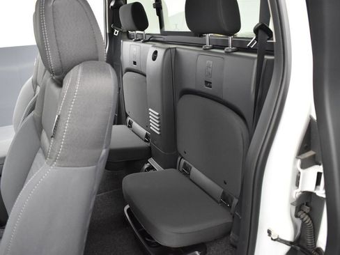 New 2024 Nissan Frontier SV w/ SV Convenience Package image 12