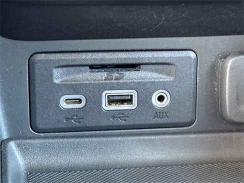 Used 2023 GMC Terrain SLT image 27