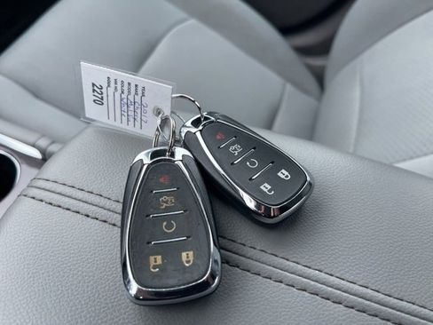 Used 2017 Chevrolet Malibu LT w/ Driver Confidence Package image 8