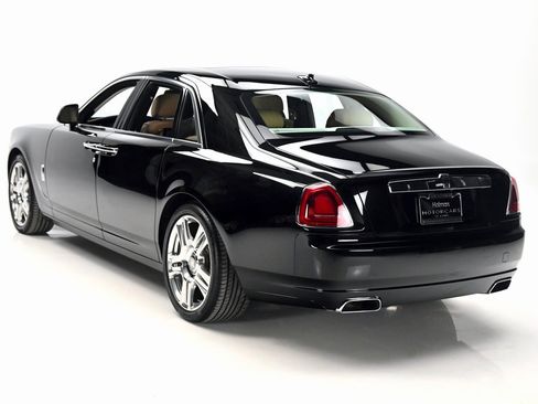 Used 2016 Rolls-Royce Ghost image 6