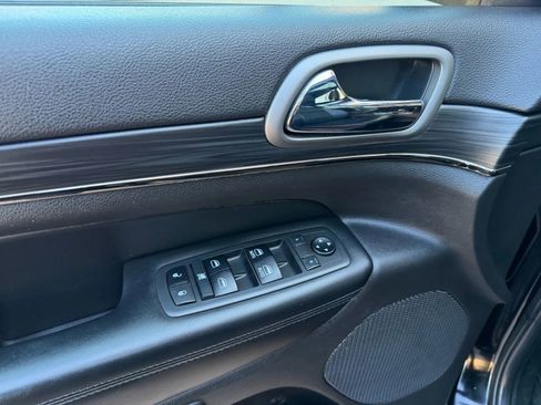 Used 2019 Jeep Grand Cherokee Limited X AWD/4WD image 24