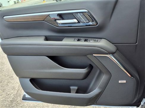 New 2026 Chevrolet Suburban High Country image 24