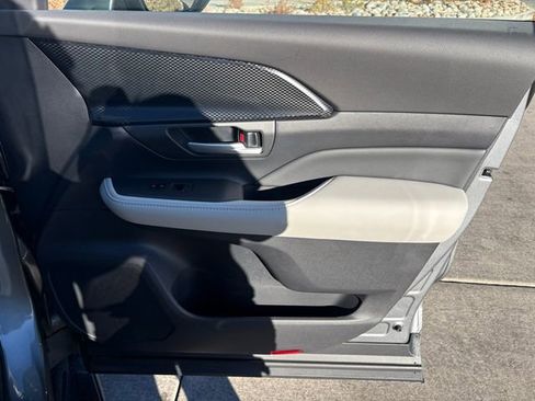 Used 2026 Toyota Grand Highlander AWD Hybrid image 34