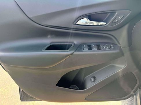 Used 2019 Chevrolet Equinox LT w/ Driver Convenience Package FWD image 14