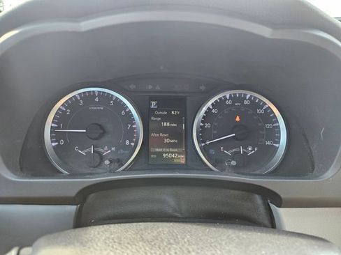 Used 2019 Toyota Highlander Plus FWD image 15