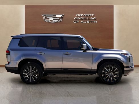 Used 2025 Lexus GX 550 w/ Accessory Package (2T) AWD/4WD image 5