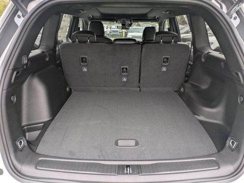 New 2025 Jeep Grand Cherokee Limited w/ Black Appearance Package image 11