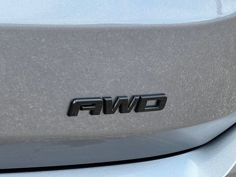 Used 2020 GMC Terrain SLE w/ Driver Convenience Package AWD/4WD image 9