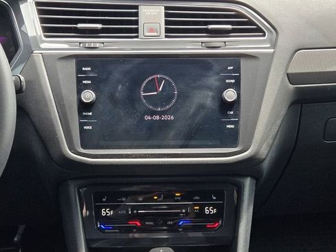 Certified 2023 Volkswagen Tiguan SE R-Line image 17