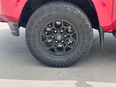 Used 2020 Toyota Tacoma SR5 image 7