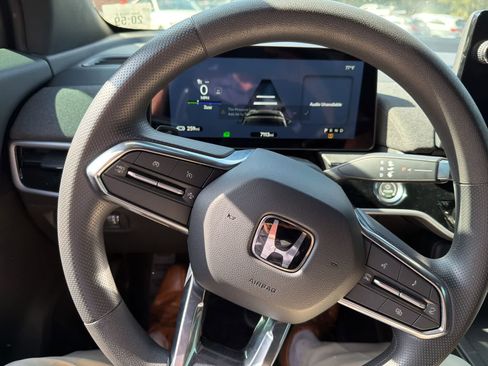 Used 2024 Honda Prologue EX image 30