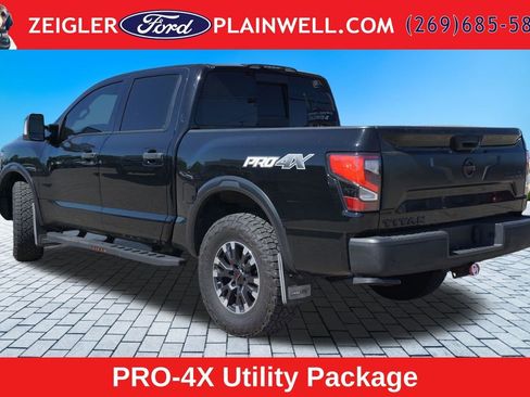 Used 2021 Nissan Titan PRO-4X w/ Pro-4x Convenience Package AWD/4WD image 3