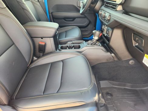 New 2026 Jeep Gladiator Sport image 13