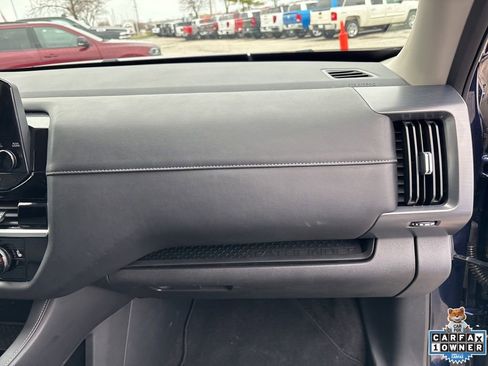 Used 2025 Nissan Pathfinder SL FWD image 60