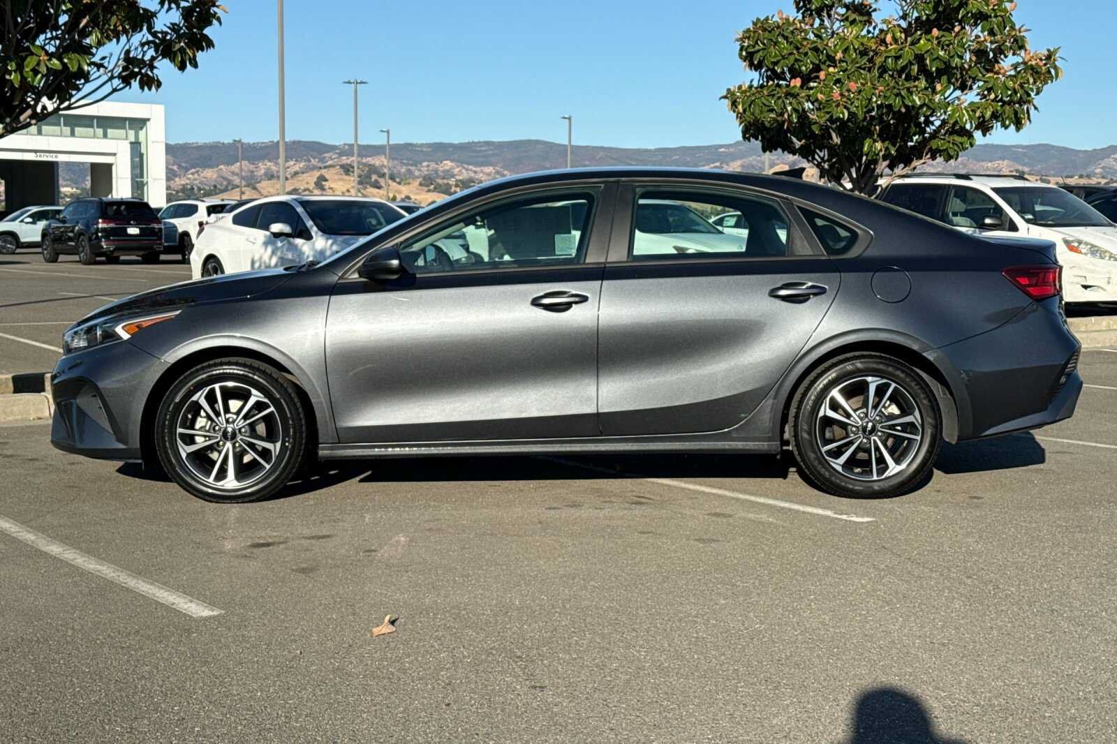 Used 2024 Kia Forte LXS FWD image 7
