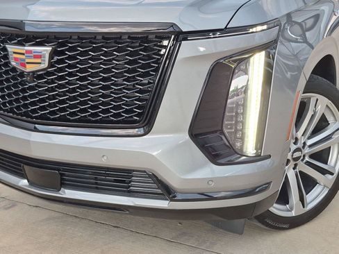 Used 2025 Cadillac Escalade Sport w/ Touring Package AWD/4WD image 6