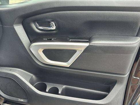 Used 2020 Nissan Titan SL w/ Moonroof Package image 20