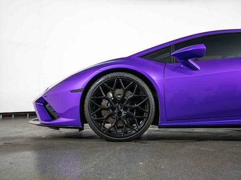 Used 2021 Lamborghini Huracan EVO RWD image 12