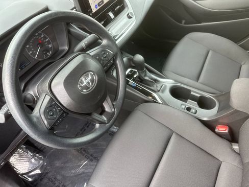 Used 2025 Toyota Corolla LE image 10