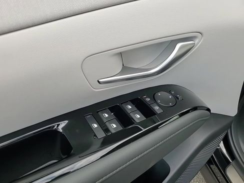 New 2026 Hyundai Tucson Limited image 13