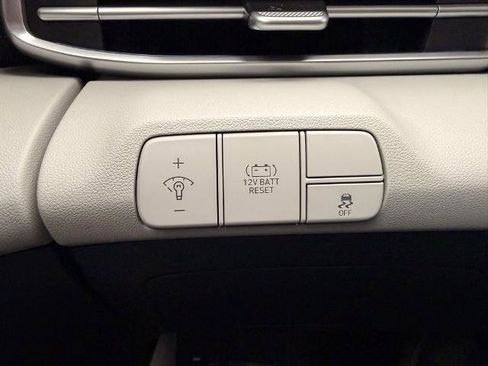 New 2025 Hyundai Elantra Limited FWD image 25