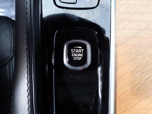 Used 2024 Volvo XC90 B5 Plus AWD/4WD image 19
