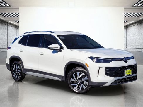 New 2026 Volkswagen Tiguan S image 2