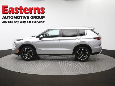 Used 2024 Mitsubishi Outlander SE FWD image 60
