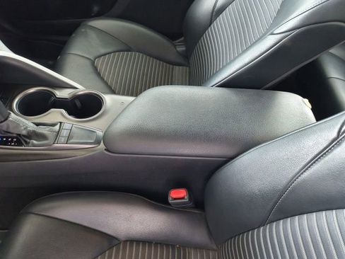 Used 2022 Toyota Camry SE FWD image 24