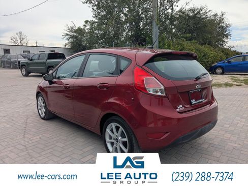 Used 2015 Ford Fiesta SE w/ Equipment Group 201A image 5