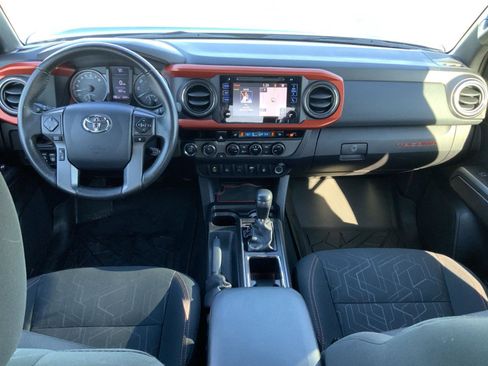 Used 2017 Toyota Tacoma TRD Off-Road image 49