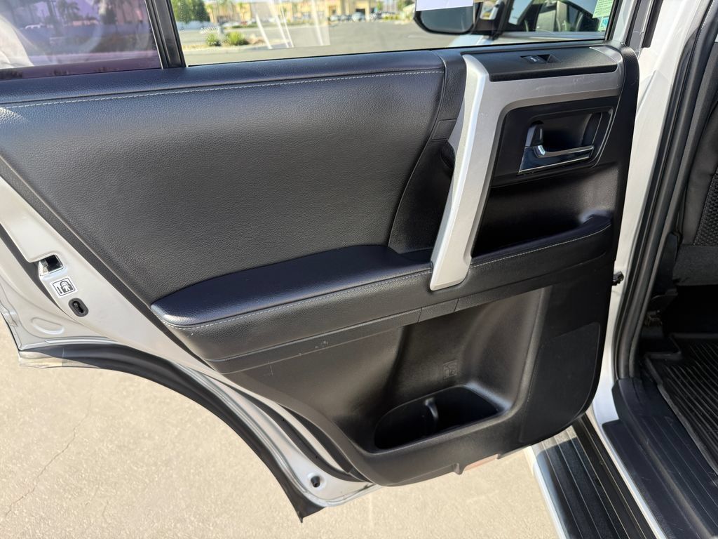 Used 2022 Toyota 4Runner SR5 Premium w/ Moonroof Package RWD image 11