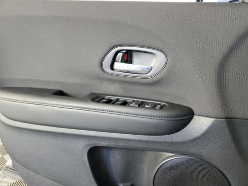 Used 2021 Honda HR-V LX image 28