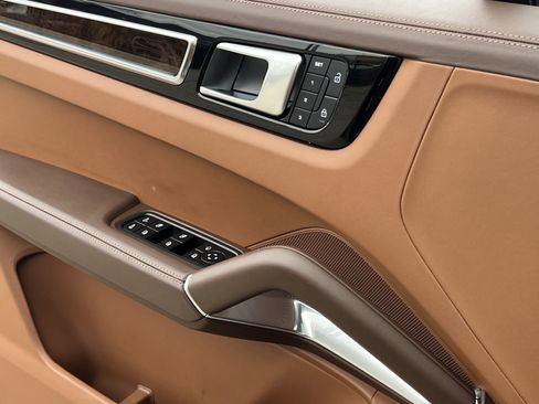 Used 2023 Porsche Cayenne Turbo w/ Premium Package Plus (PI3) image 32